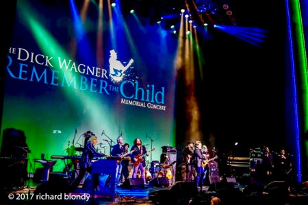 Robert Wagner & band rock the Sound Board Detroit